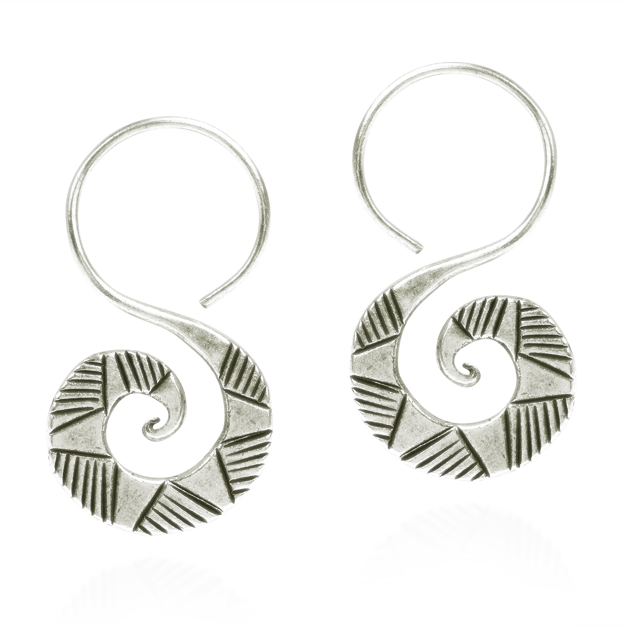 Thai Hill Tribal Graphic Curl Pierced Hook Hoop Dangle Silver These Earrings By The Yao Hill Tribe Enthralls With Uniqueness Of Artistry Tribal Graphics And Shapes Were Carved Hand On Pure Silver Metal